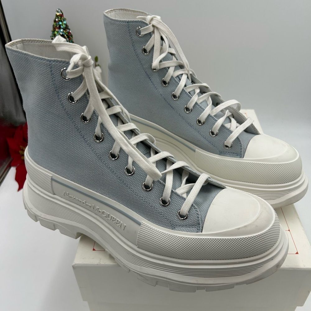 Men’s Alexander McQueen tred slick boots size 45 made in Italy